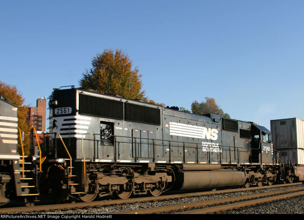 NS 2561